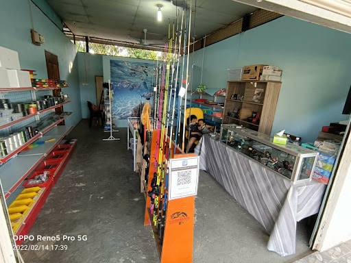 Ken's Tacke Shop