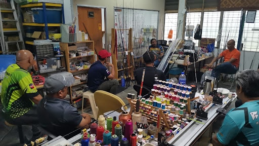 KarauZone Custom Rod Garage