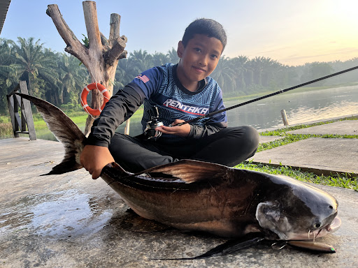 Batu Arang Exotic Fishing Park ( WL )